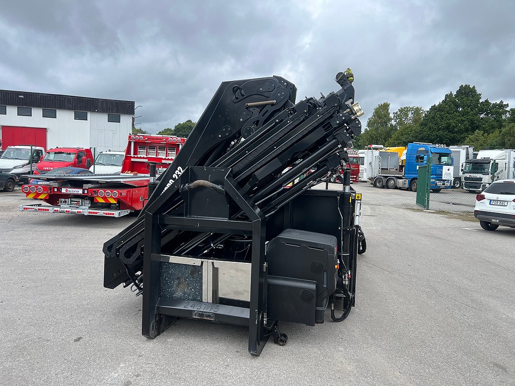 Övriga Kranflak Hiab 232-E5 kran & Schaktlucka