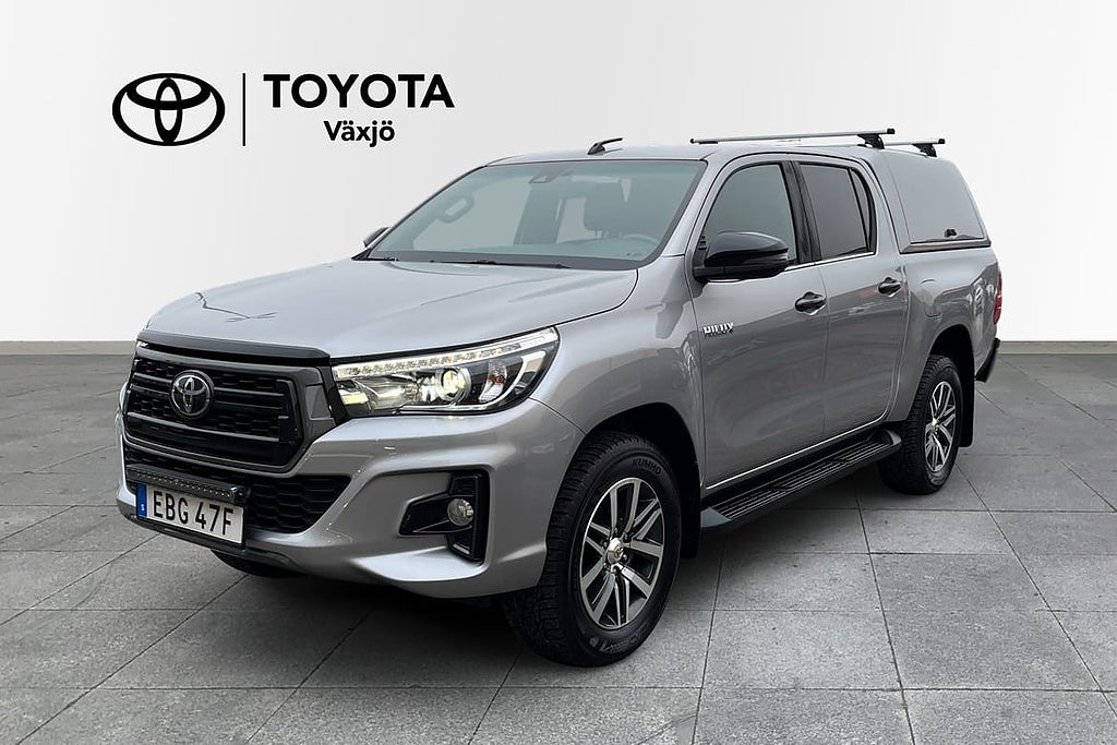 Toyota Hilux Dubbelhytt Ultimate Skinn MOMS