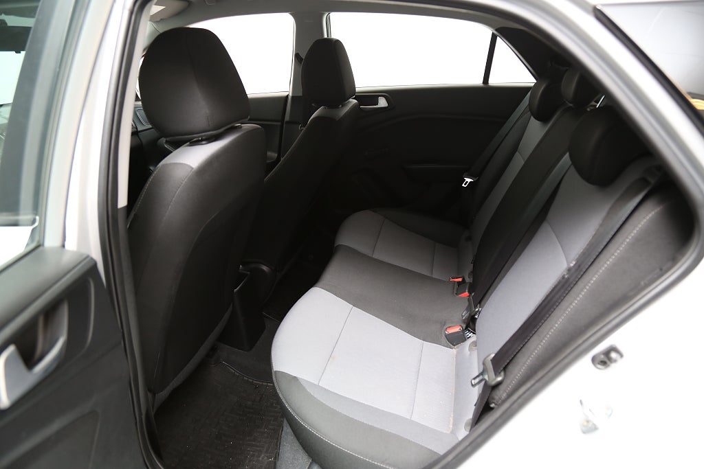 Hyundai i20 1,4 101hk Premium Aut 5D Bluetooh 2017