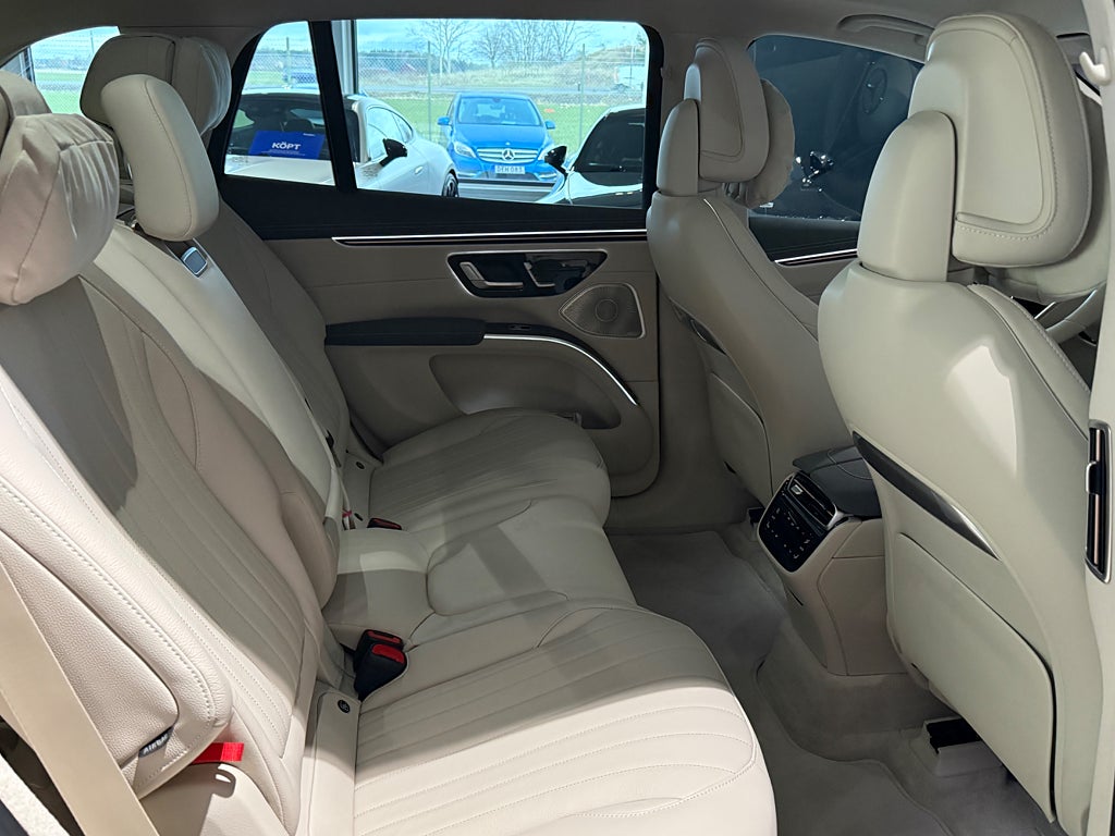Mercedes-Benz EQS SUV 500 4MATIC AMG Superscreen Premium Plus - bild 19