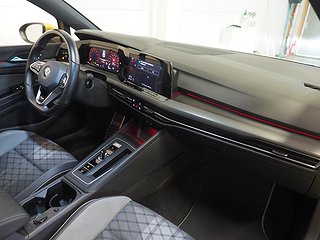 Halvkombi Volkswagen Golf 8 av 24