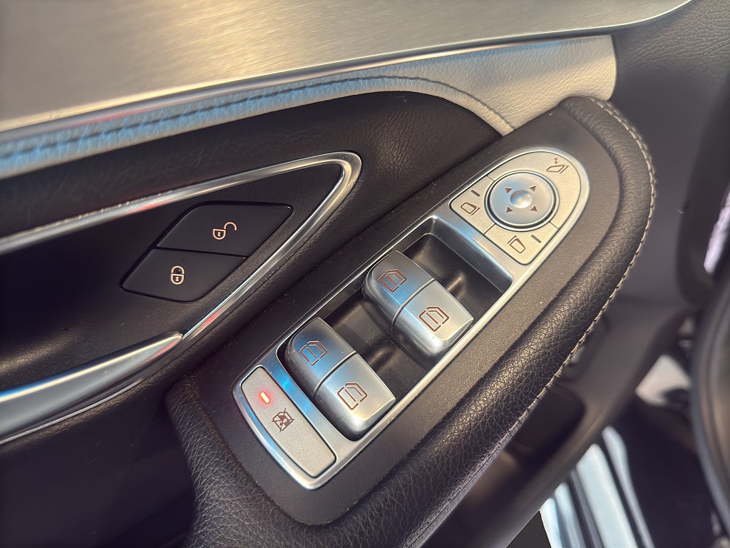 Mercedes-Benz C63 S 2016 - miniatyr 24