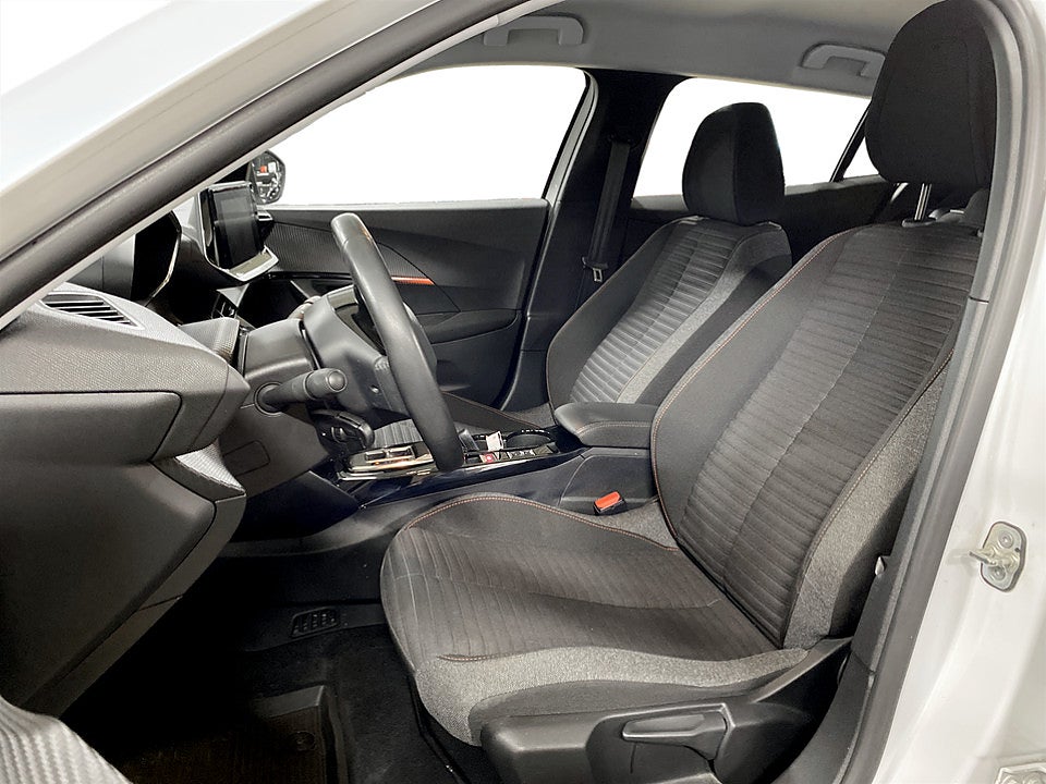 Bild på Peugeot E-2008 Active 50kWh 136hk Aut BACKSENSORER CARPLAY