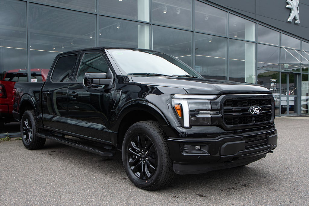 Ford F-150 Lariat Black Edition 5.0L V8 406 hk