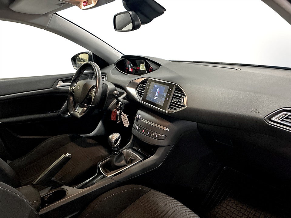 Bild på Peugeot 308 308 5D Active 1.6 e-HDi 115hk