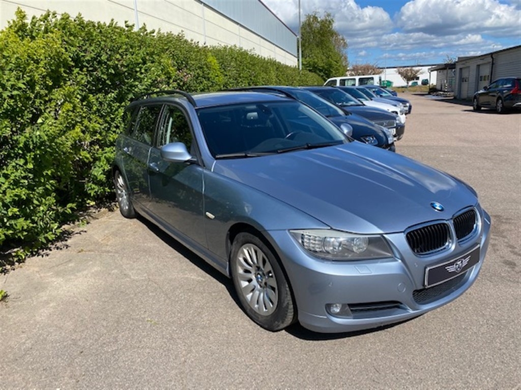 BMW 320 d , 177hk 0kr 2009, bild 2/35