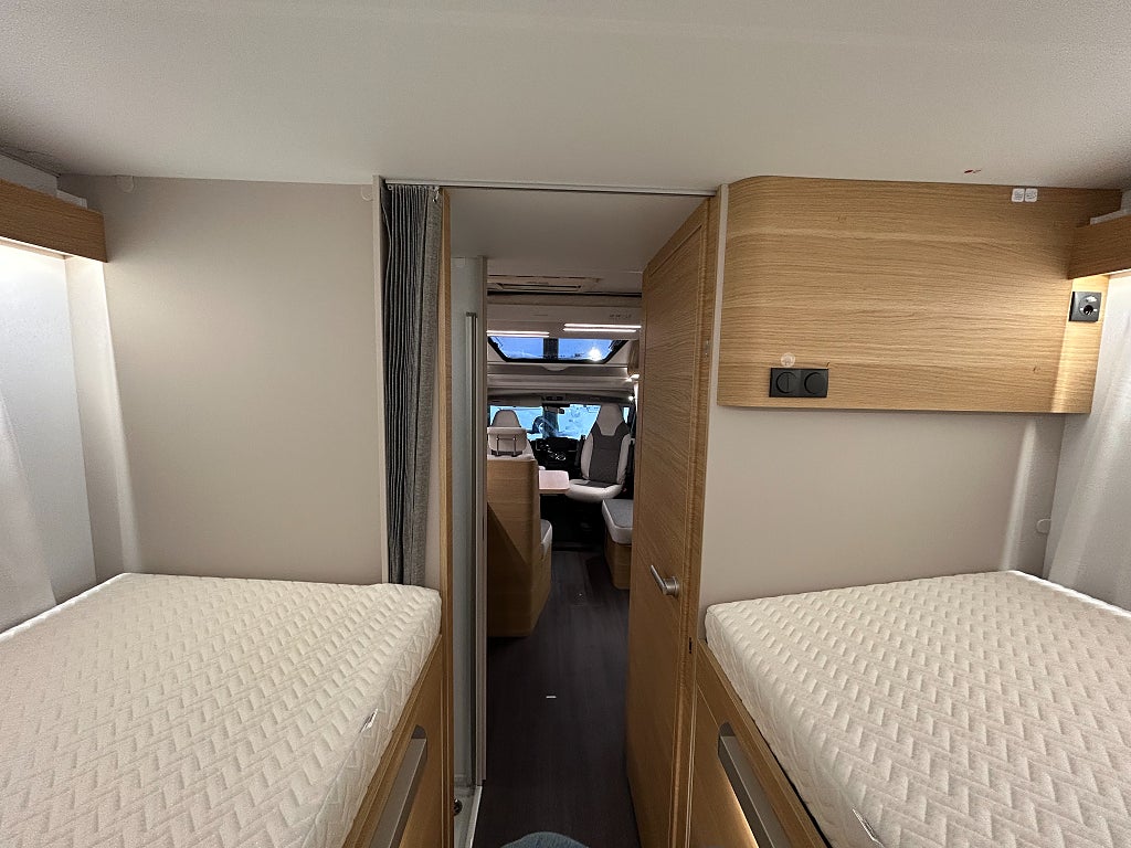 Adria Matrix 670 SL 60 Y /B-körkort/Taksäng/Automat/5 bältad - Adria