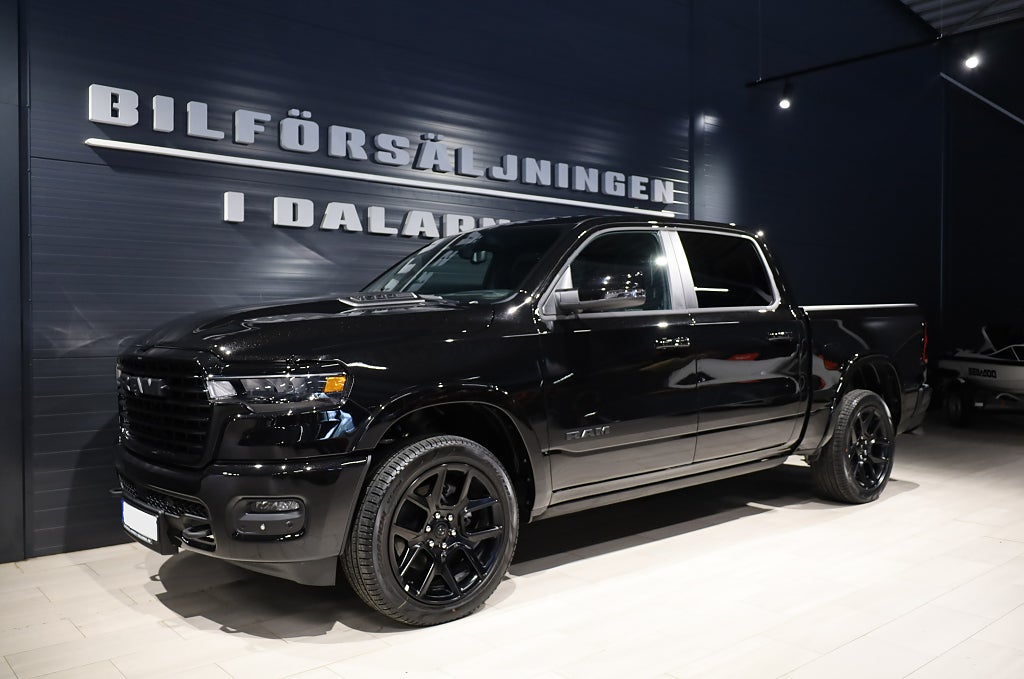 Dodge RAM 1500 Laramie Night Premium 420hk *OMG LEV* 