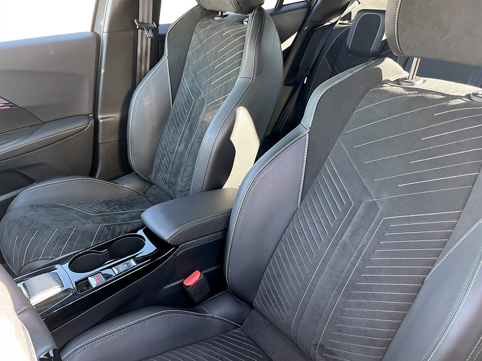 Bild på Peugeot 2008 GT Hybrid 145hk Aut B-KAMERA CARPLAY