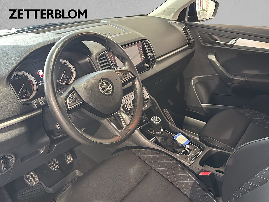 SUV Skoda Karoq 8 av 15
