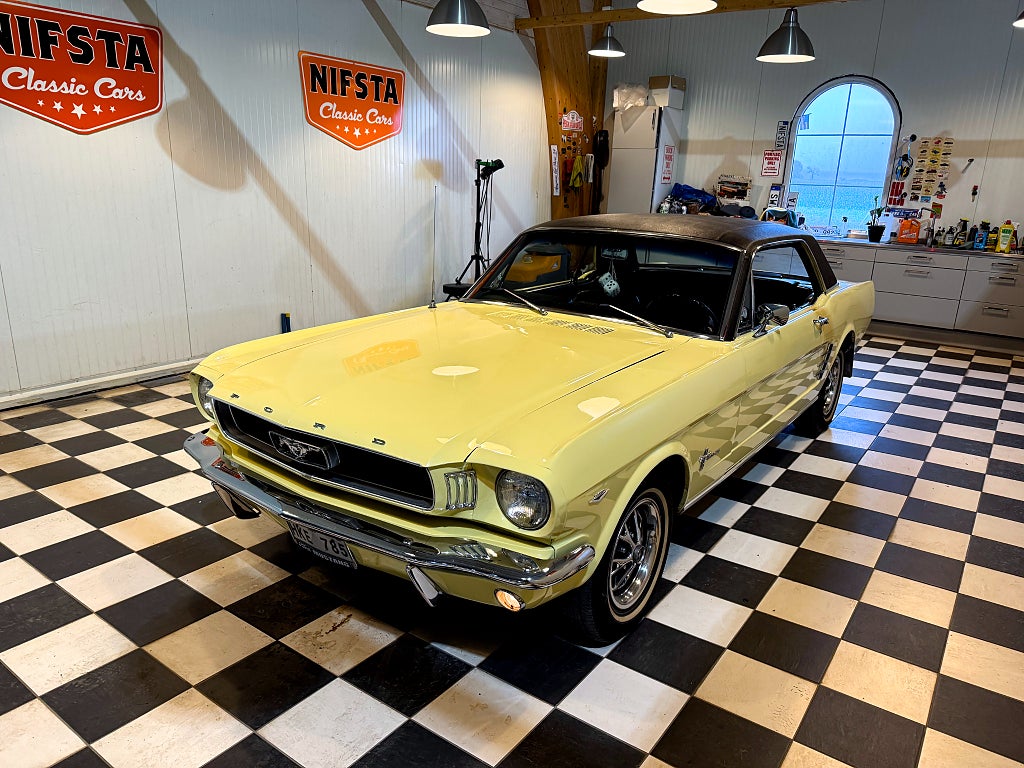 Ford Mustang Hardtop V8