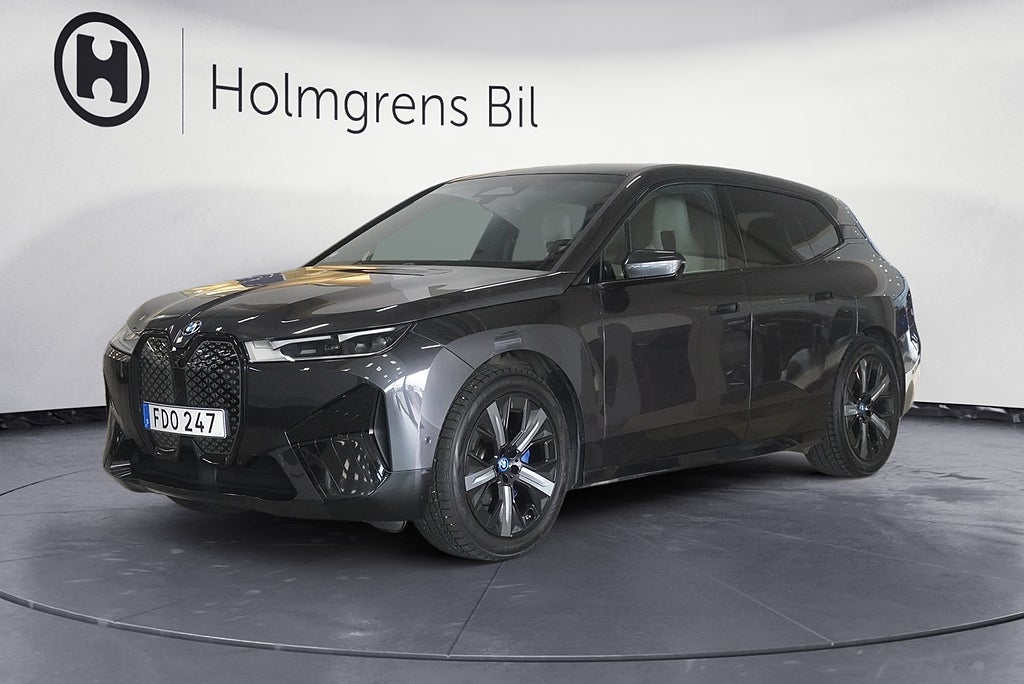 BMW iX xDrive40 Drag, Harman Kardon, Da, Park Assist Plus | Ränta 3,99%