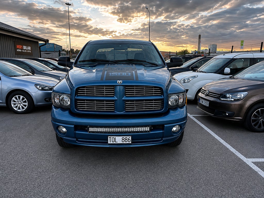 Dodge RAM 1500 Quad Cab 4.7 V8 4x4 Ny servat