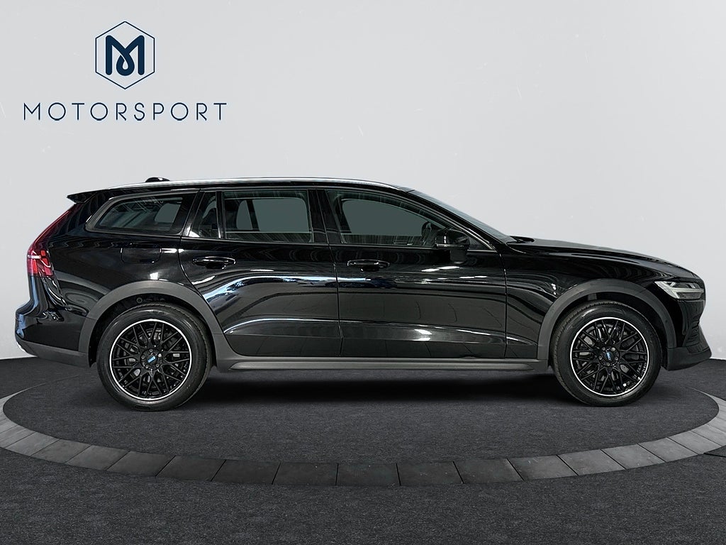 Volvo V60 Cross Country D4 AWD Aut DRAG Värmare Adap farth Carplay Navi bild 7