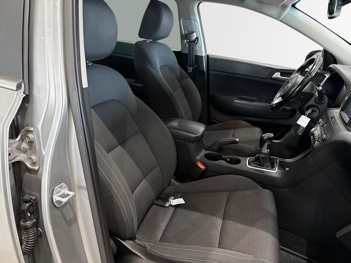Kia Sportage 2.0 CRDi AWD Manuell /Vhjul 2017, photo 6/31