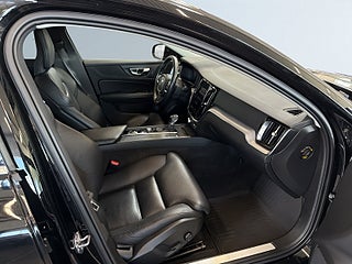 Volvo V60 D4 Momentum S&V-hjul/Drag/Skinn/Dvärm/A.d Fart/Navi – bild 10