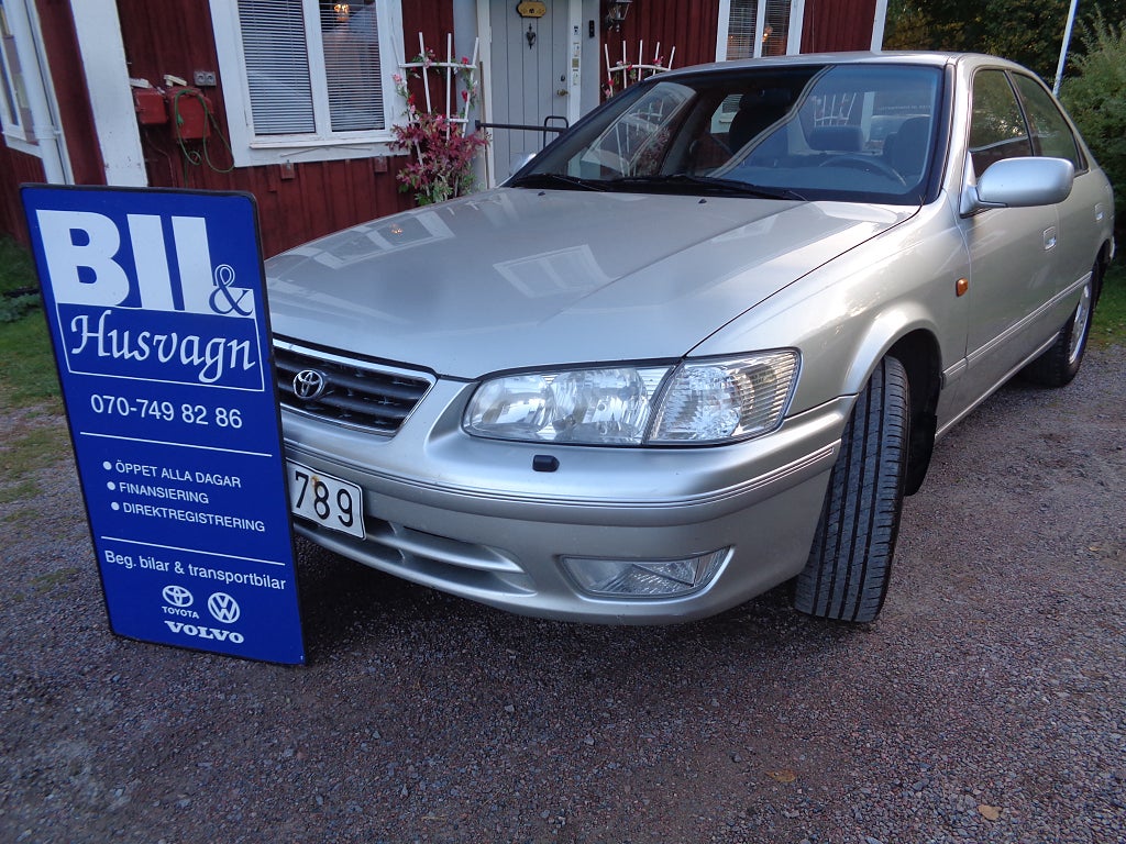 Toyota Camry 2.2 TVÅ ÄGARE/NYBES/FULLSERV/MV/AC/DRAG/FARTH/FINANS