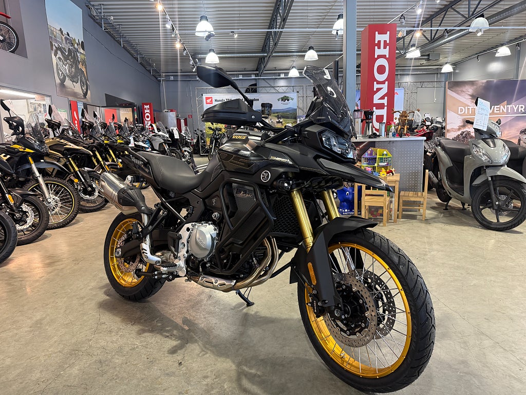 Voge DS900X Black Knight 