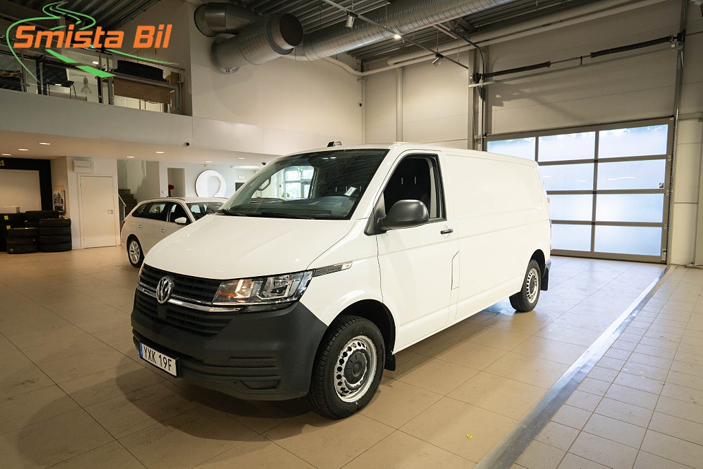 Volkswagen Transporter T30 TDI KAMERA D-VÄRMARE DRAG CARPLAY MOMS 1-ÄGARE