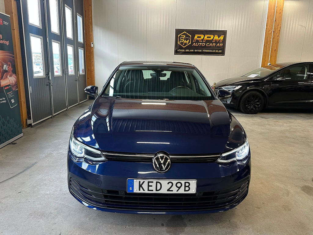 Volkswagen Golf 1.5 TGI BASE AUTO COCKPIT KAMERA CARPLAY 1ÄG 131H  MOMS