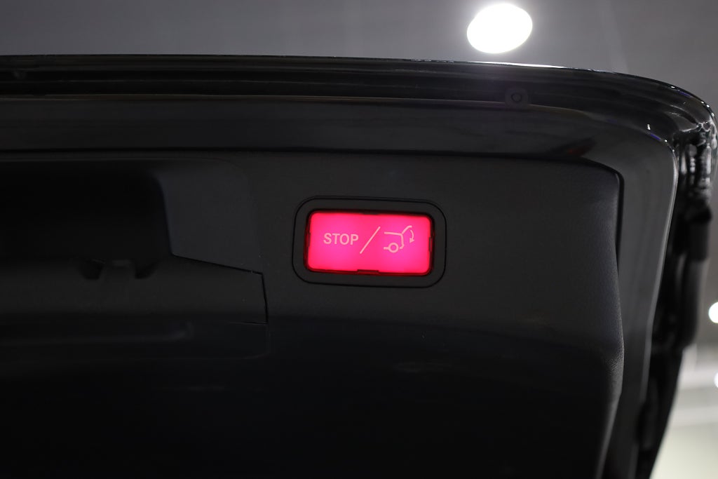 Mercedes-Benz C 300 T e AMG Night-EDT Drag Värmare Kamera Navi 2021