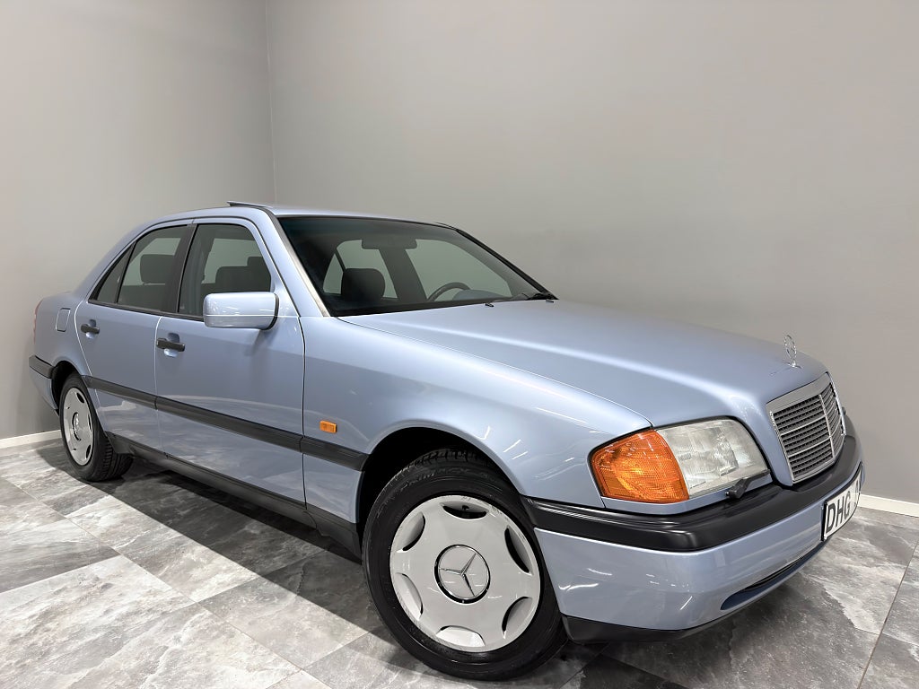 Mercedes-Benz C 220 Taklucka/Värmare/Exemplarisk skick/1Ägare/Låga mil