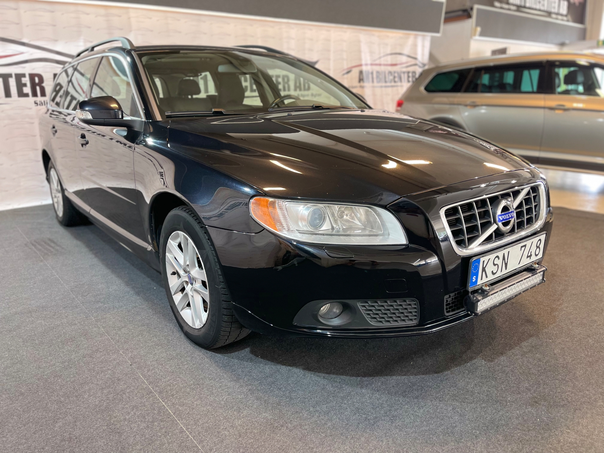 Volvo V70 2011, photo 2/57