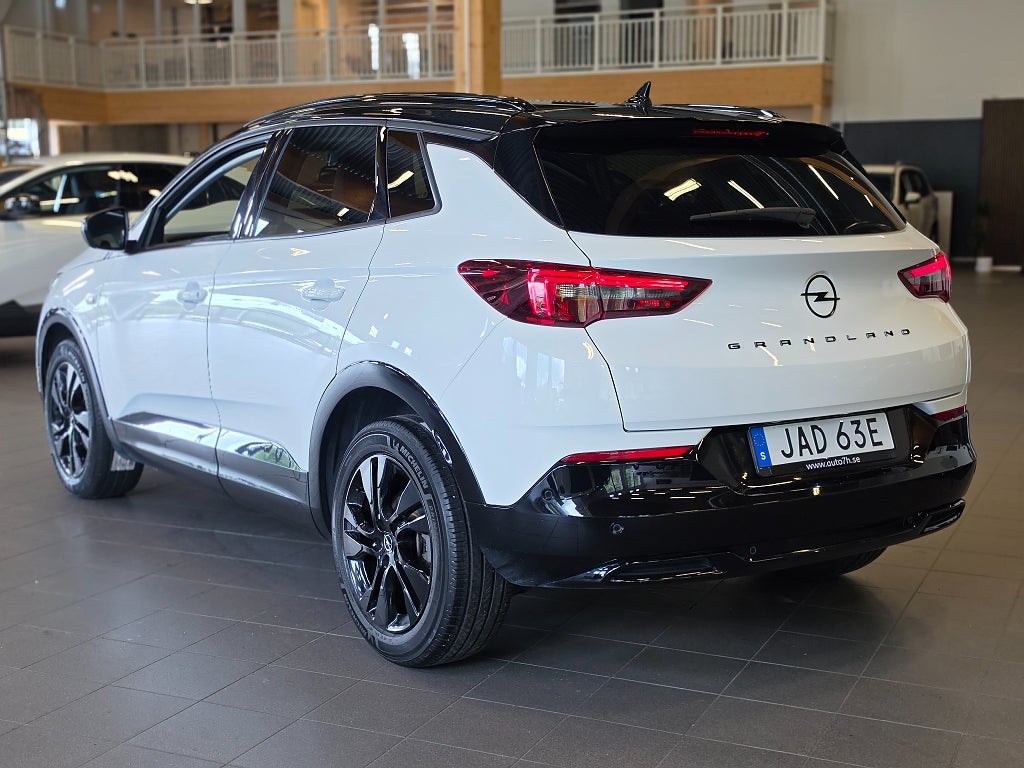 Opel Grandland X 1.2 Turbo 130 / GS Line / Backkamera / Rattvärme /