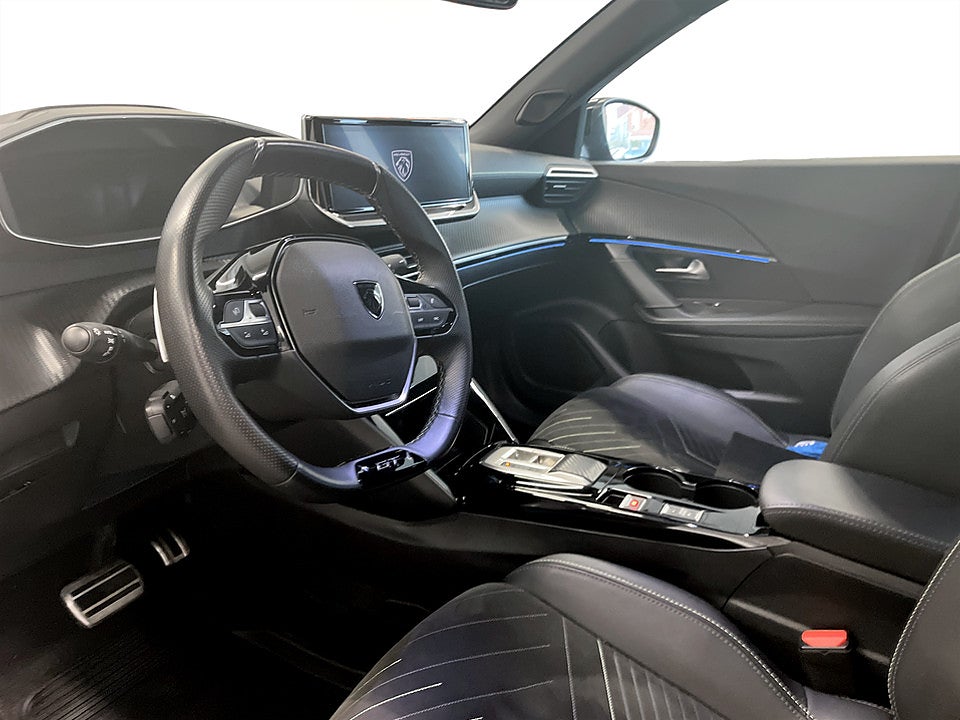 Bild på Peugeot 2008 GT Hybrid 145hk Aut ELSTOL B-KAMERA CARPLAY