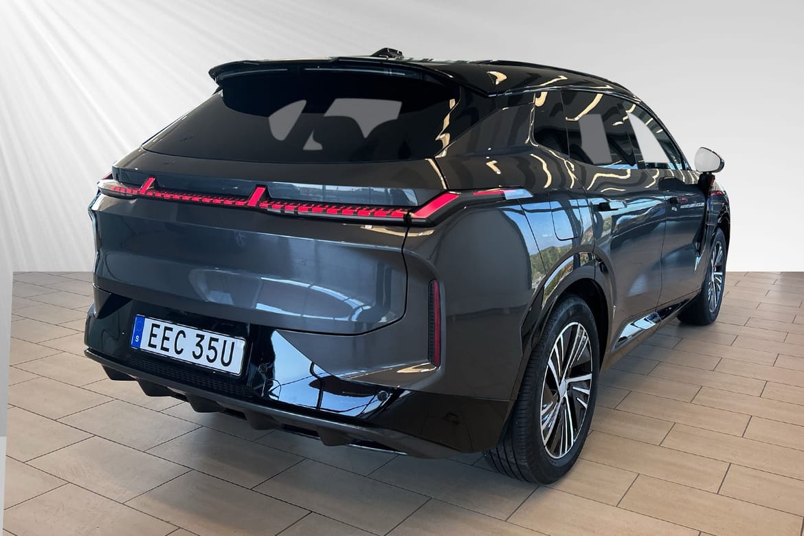 Lynk & Co 08 Core PHEV 2025, bild 4/10