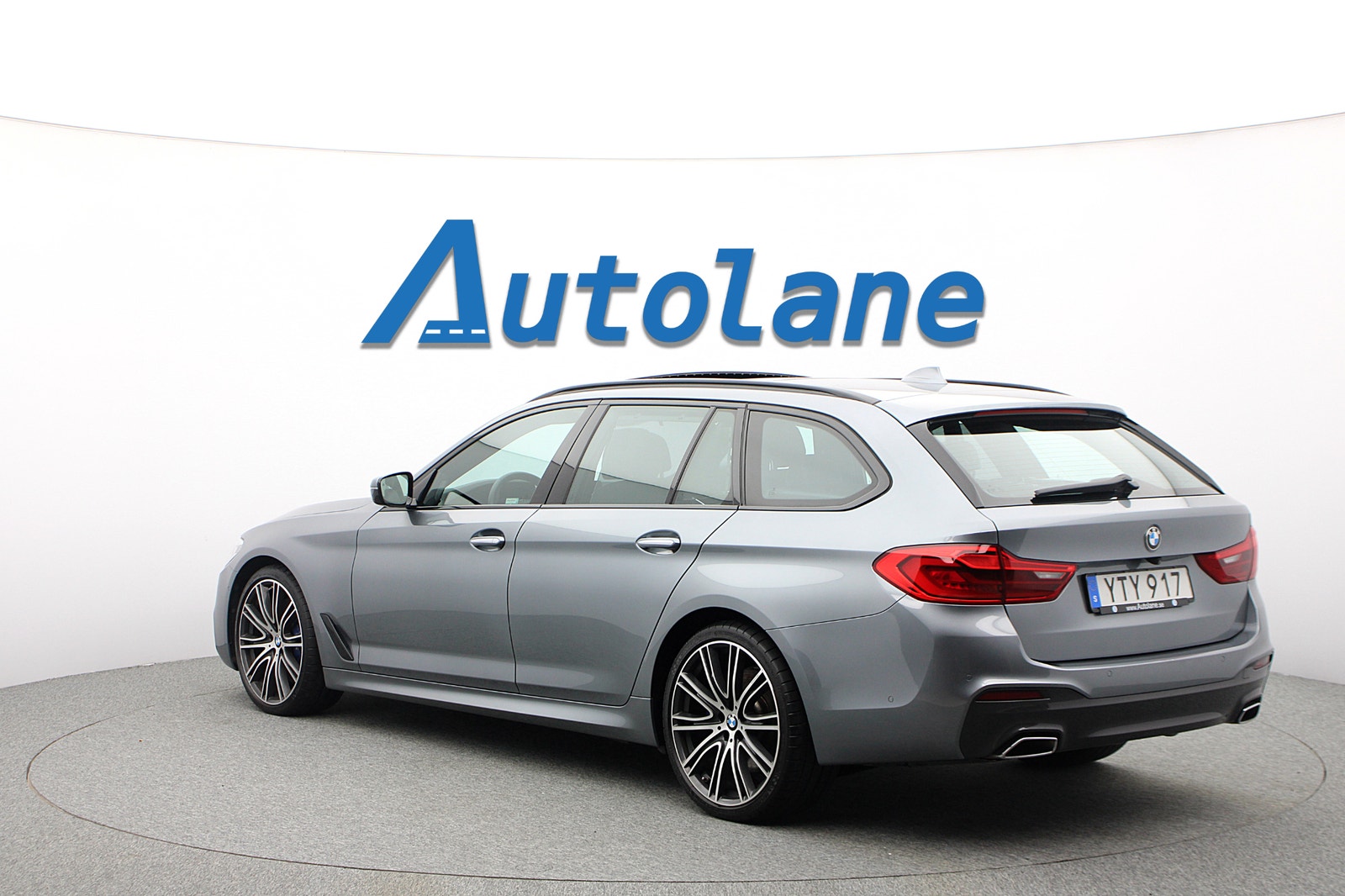 BMW 540d xDrive Touring Steptronic, 320hp, 2018
