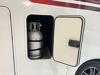 Husbil-halvintegrerad Kabe CLASSIC 740 LGB 9 av 24