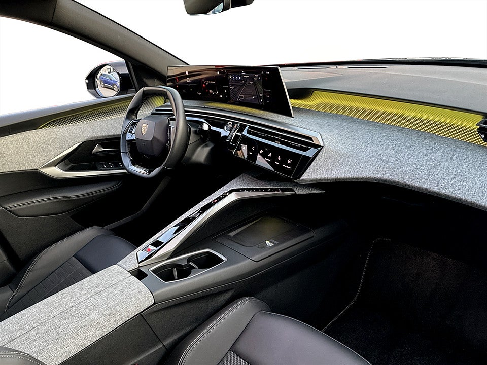 Bild på Peugeot 3008 GT Hybrid 145hk Aut B-KAMERA CARPLAY