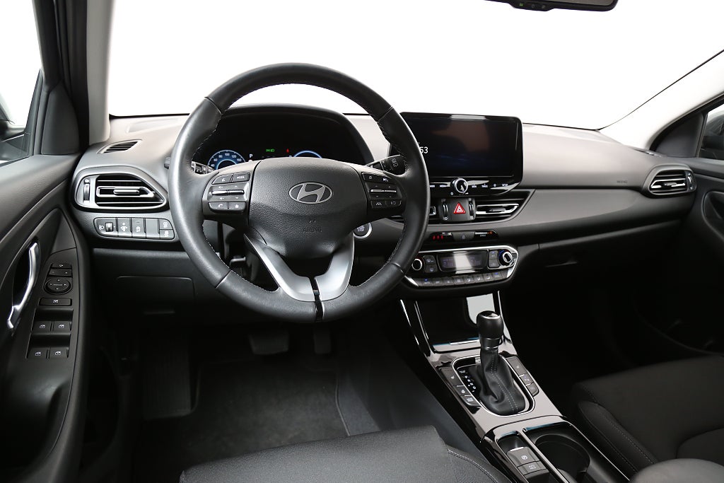 Hyundai i30 1,0 T-GDi MHEV Essential Kombi Aut Navi Kamera 2025