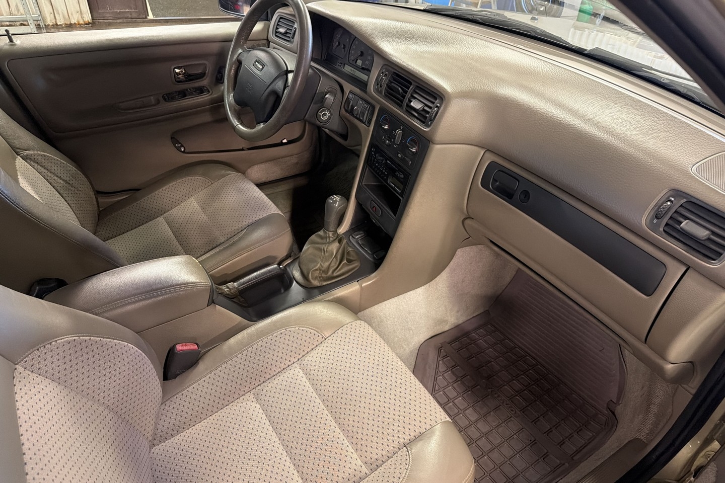 Volvo S70 2.0,en ägare 1999, kuva 7/36