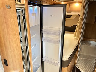 Husbil-halvintegrerad Knaus Sky TI 650 MF 19 av 28