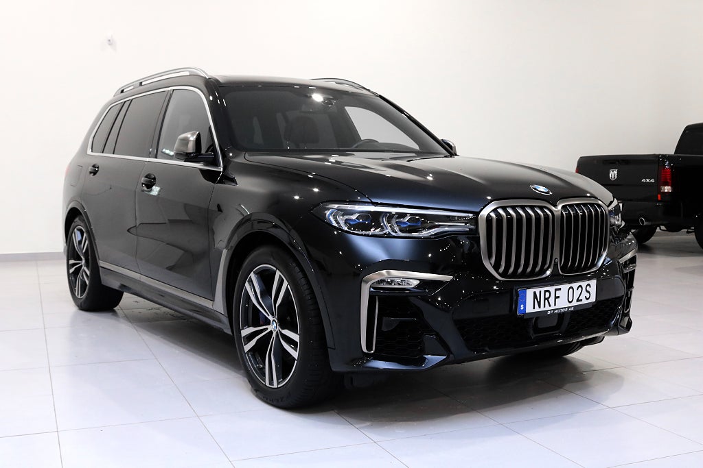 BMW X7 M50i xDrive M-Sport / Softclose / Värmare / Individual 