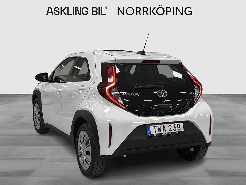 Toyota Aygo 2023 - miniatyr 2