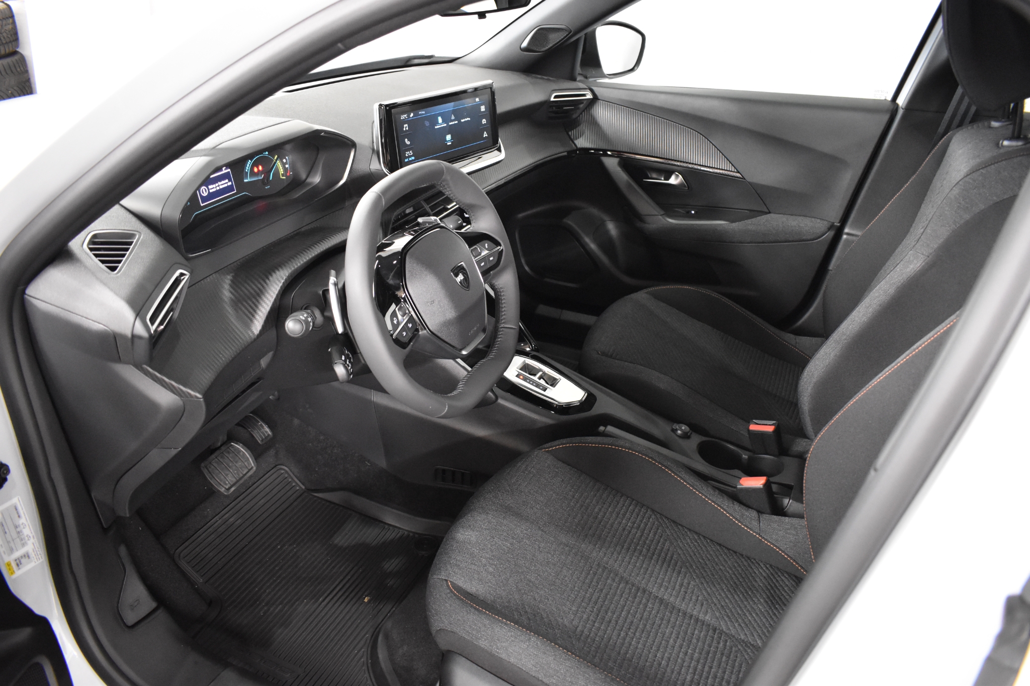 Peugeot 2008 Hybrid STYLE 145hk Automat 2026, kuva 5/10