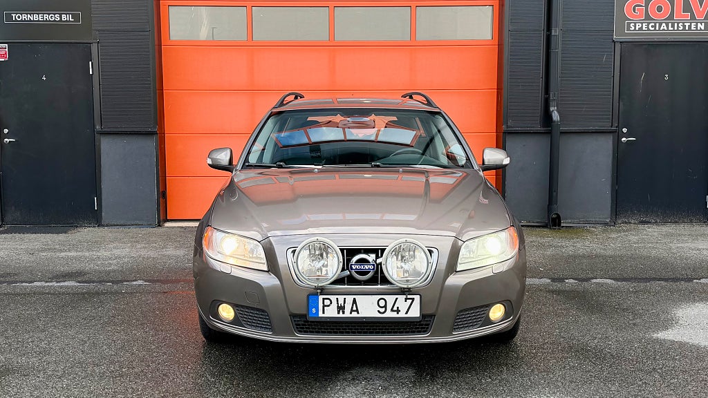 Volvo V70 D3 Momentum | Vinterhjul | 3 ägare