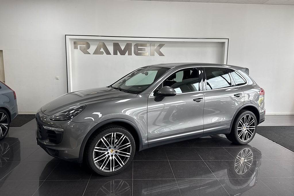Porsche Cayenne Diesel TipTronic S Drag Backkamera Värmare