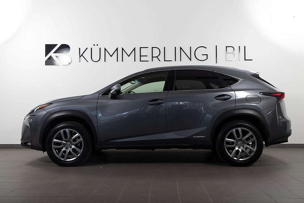 Lexus NX 300h AWD Executive 2.5 E-CVT 197hk Läder/Navi/Ke...
