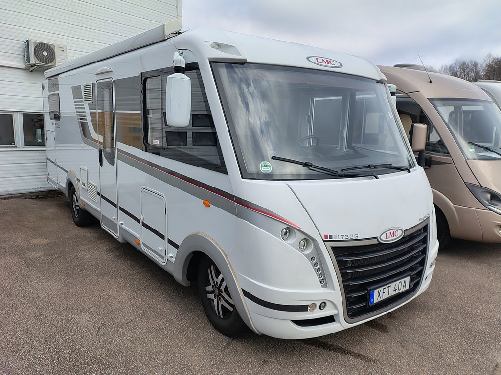 LMC Explorer Premium I 730