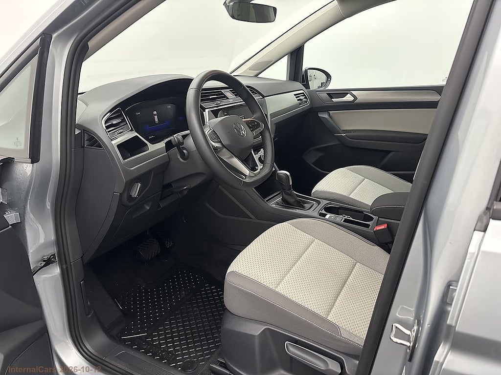 Volkswagen Touran 7-seater 1.5 TSI 150hk drag, värmare, kamera