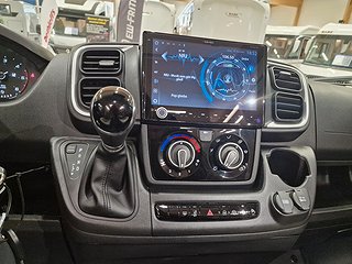 Husbil-halvintegrerad Adria MATRIX 670 SL 60Y 13 av 28