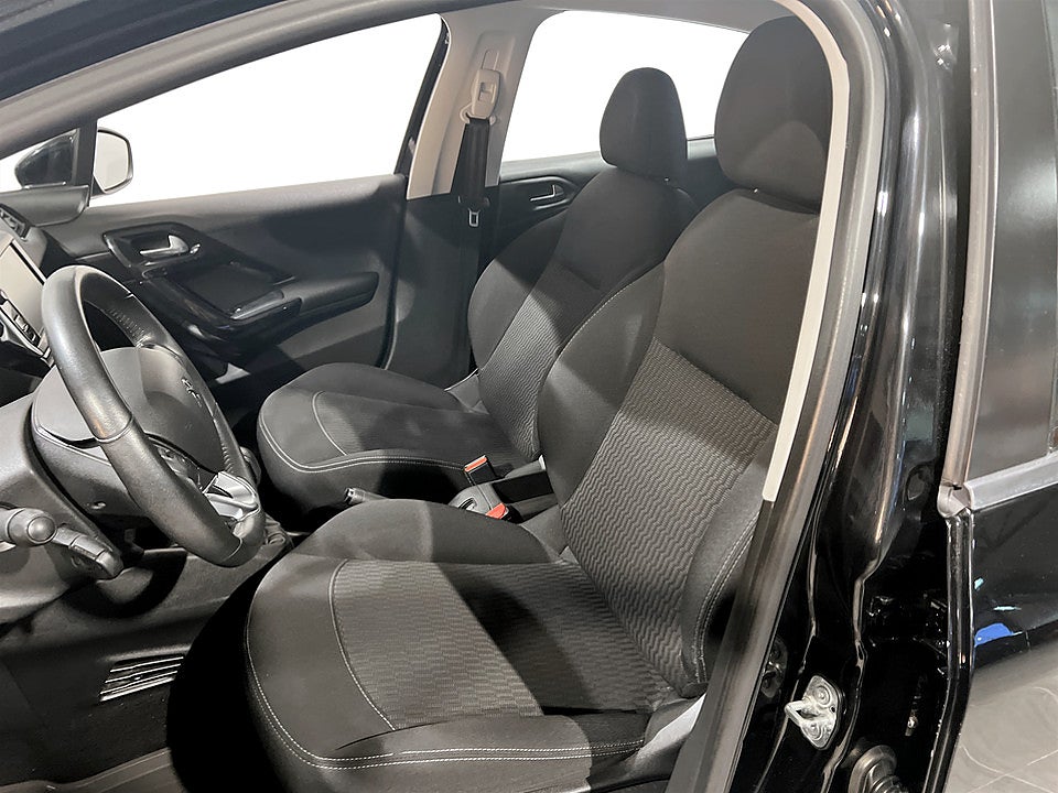 Bild på Peugeot 208 Active 1.2 PT 82hk - LÅG SKATT!