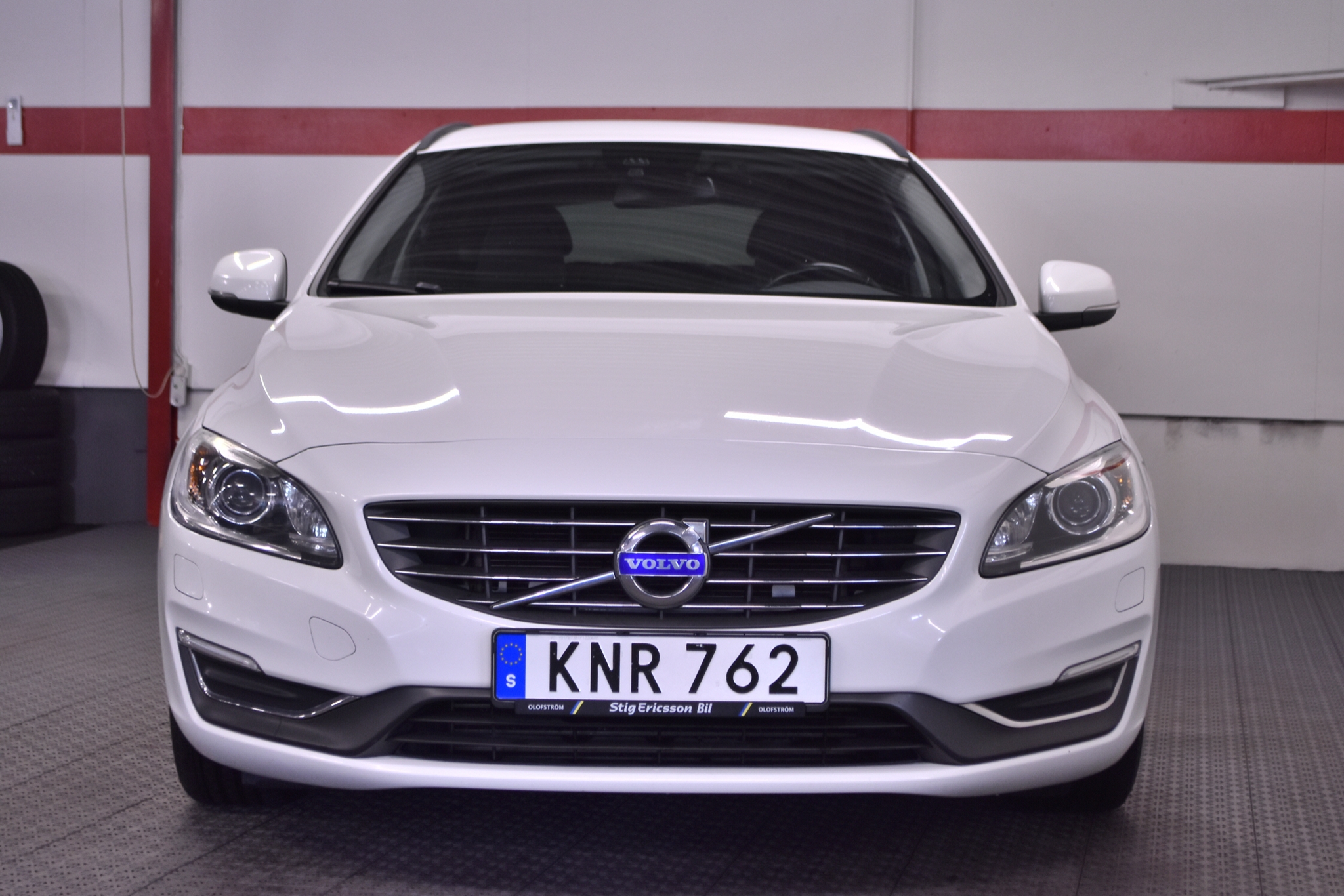 Volvo V60 D4 Momentum 2015, bild 3/33