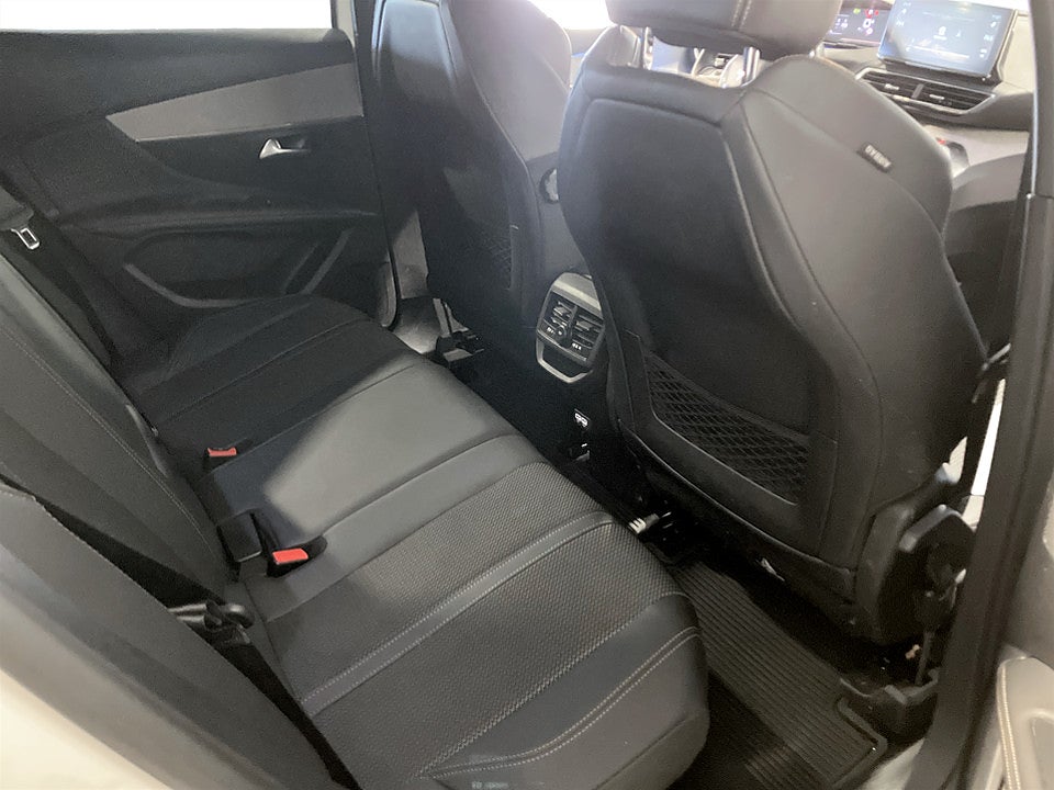 Bild på Peugeot 3008 GT 1.2 PT 130hk Aut B-KAMERA CARPLAY