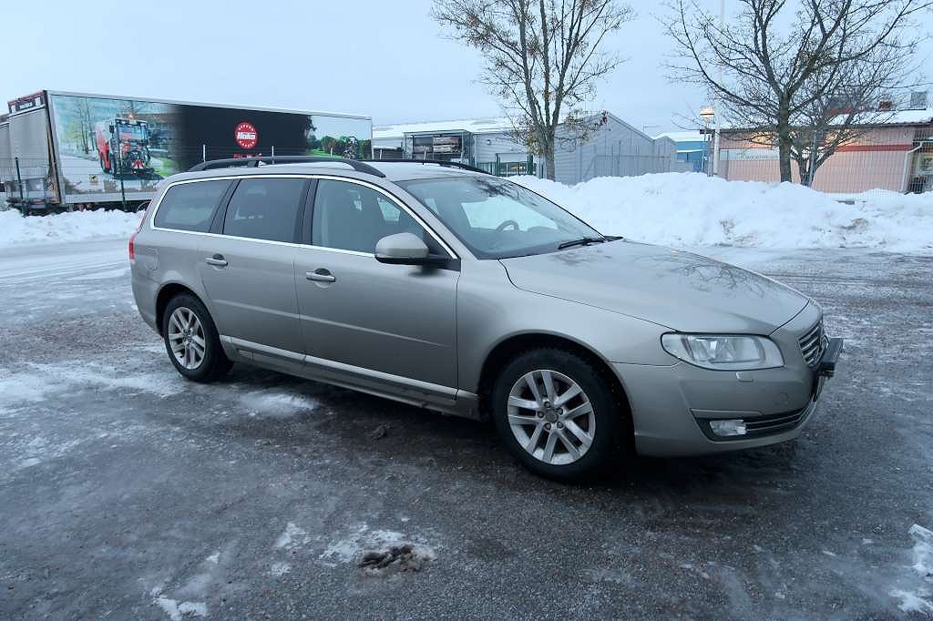 Volvo V70 D4 Momentum Euro 6 Drag / Nybes