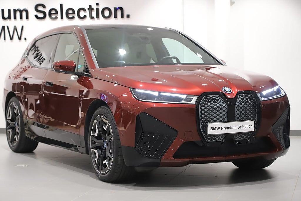 BMW iX xDrive40 Sportpaket / Innovation / Comfort / HK